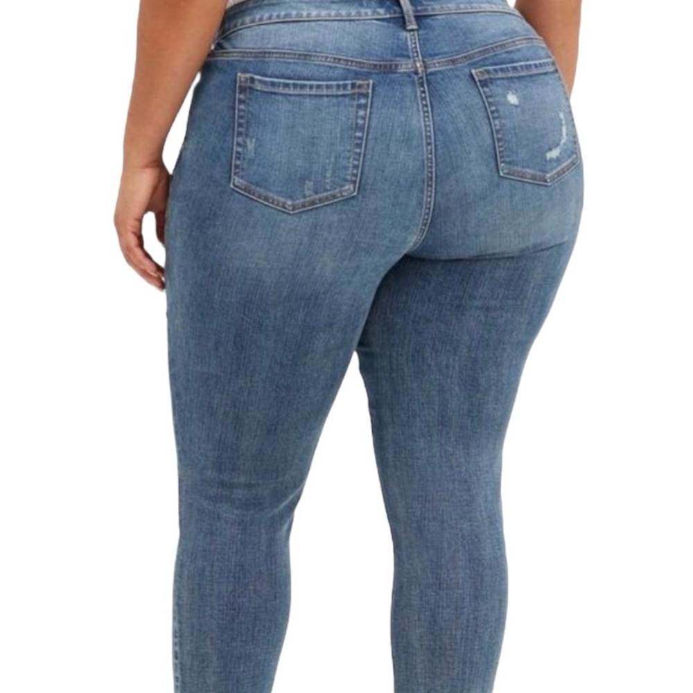 ๐ TORRID Boyfriend Straight - Distressed Jeans - PLUS Sz 26T - NWT - Picture 5 of 12
